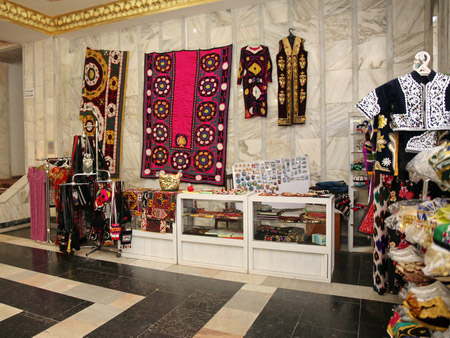 souvenir-shop